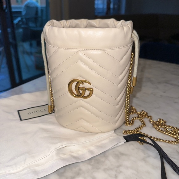 GUCCI GG Marmont Mini Bucket Bag White Matelasse Chevron Leather